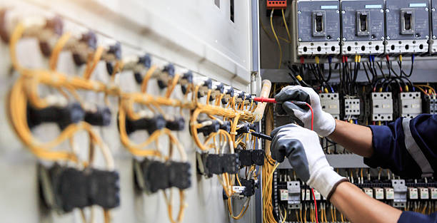 Professional Electrician technician working in Griffith, IN